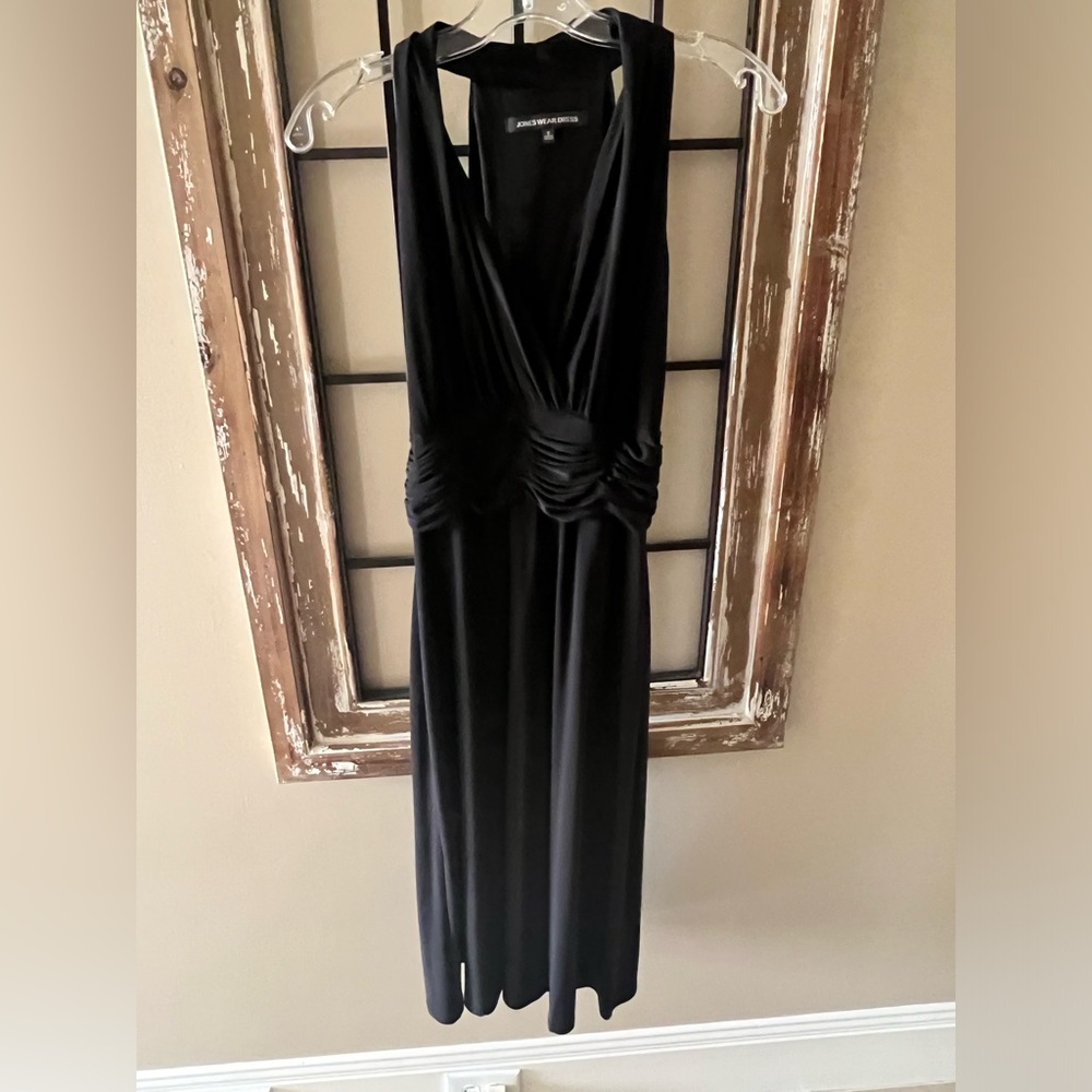 Jones Wear Dress Size 8 Great formal wear party,cruises.Polyester/Spandex EUC